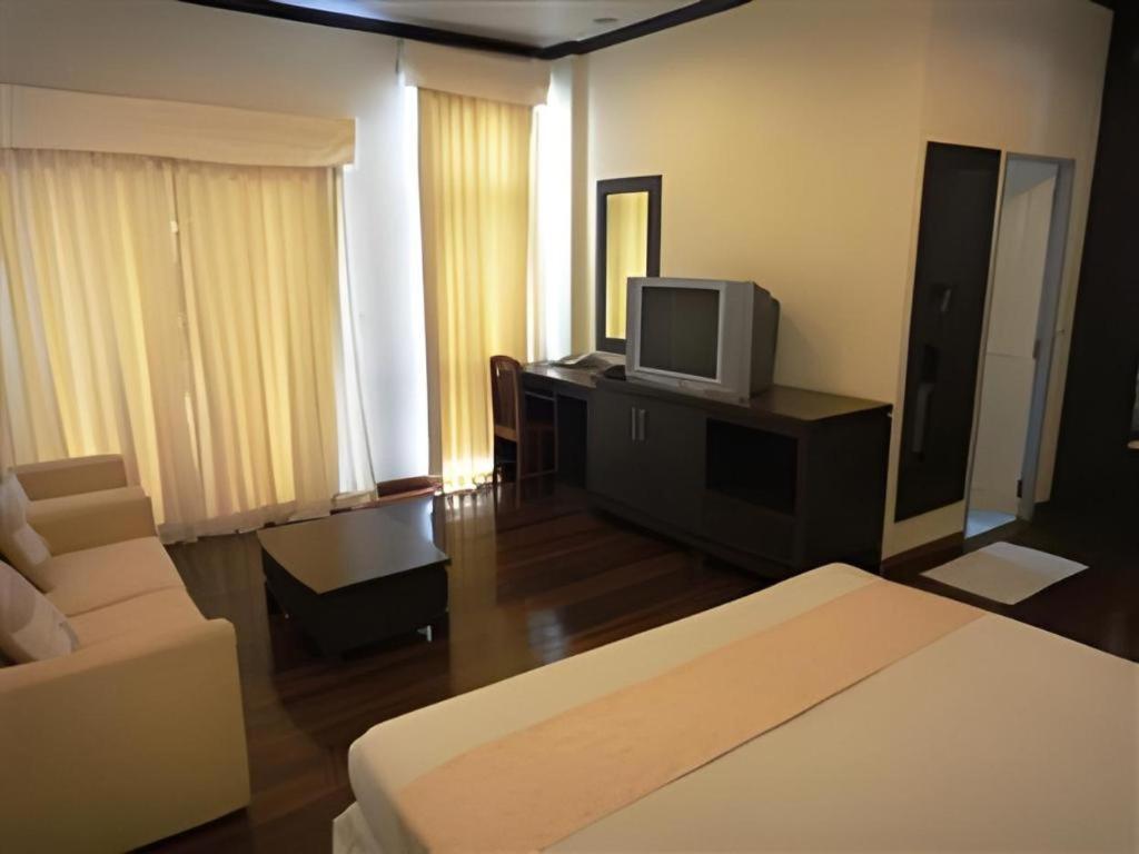 Kasem Garden Hotel Surin Ban Nong Tao Екстериор снимка
