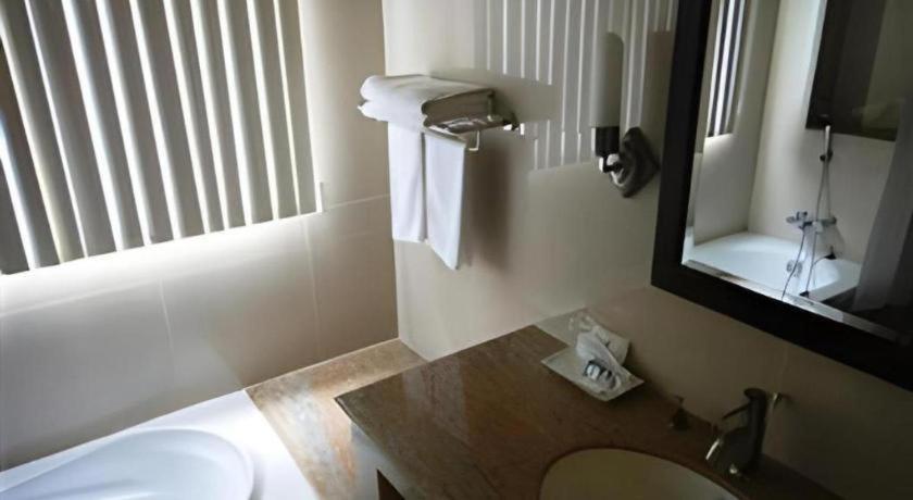 Kasem Garden Hotel Surin Ban Nong Tao Екстериор снимка